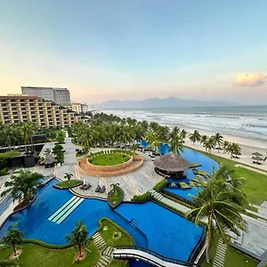 ***** Resort Crowne Plaza & Vietnam