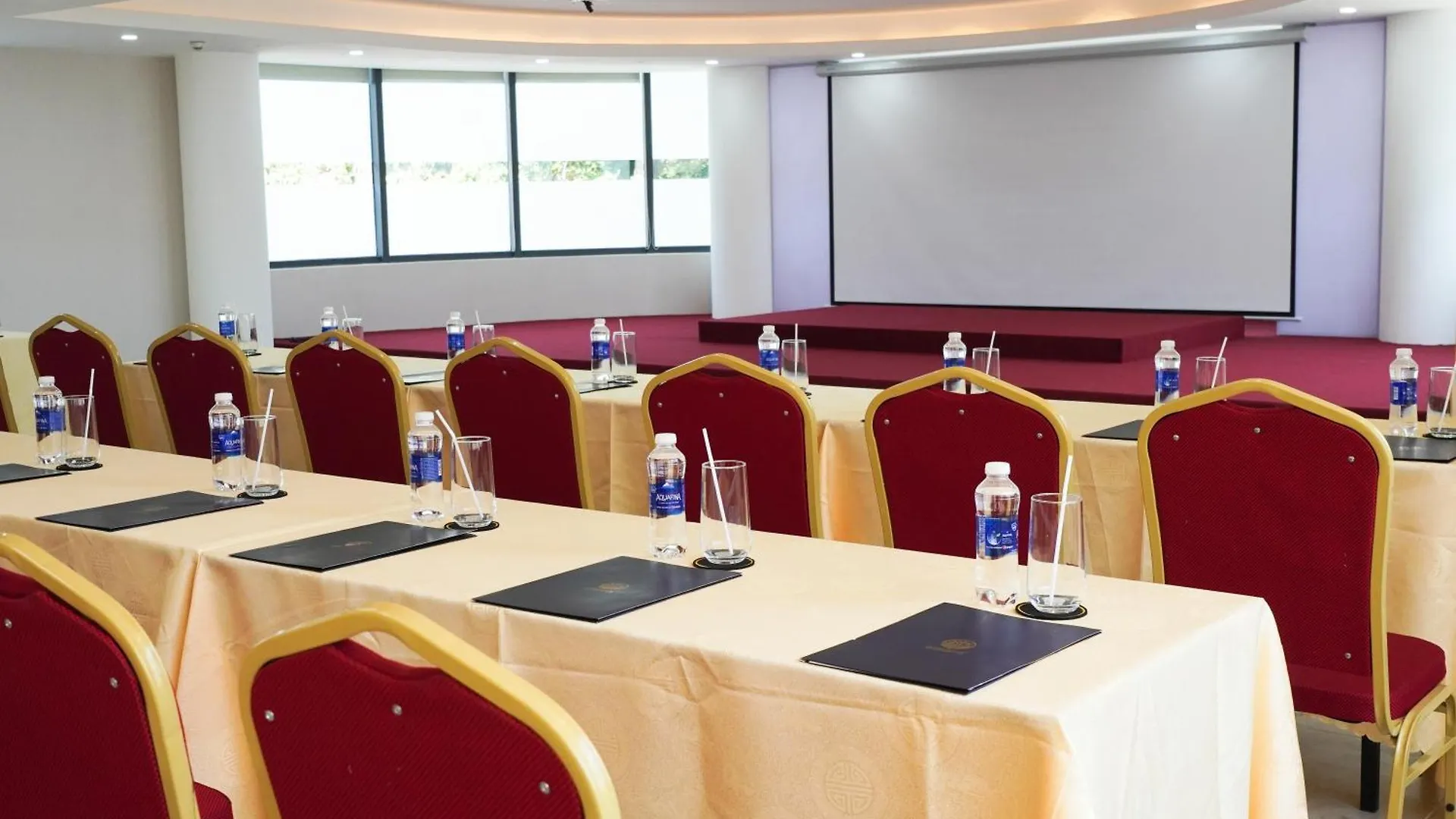 Petro House Vung Tau - Block A Otel 3*,