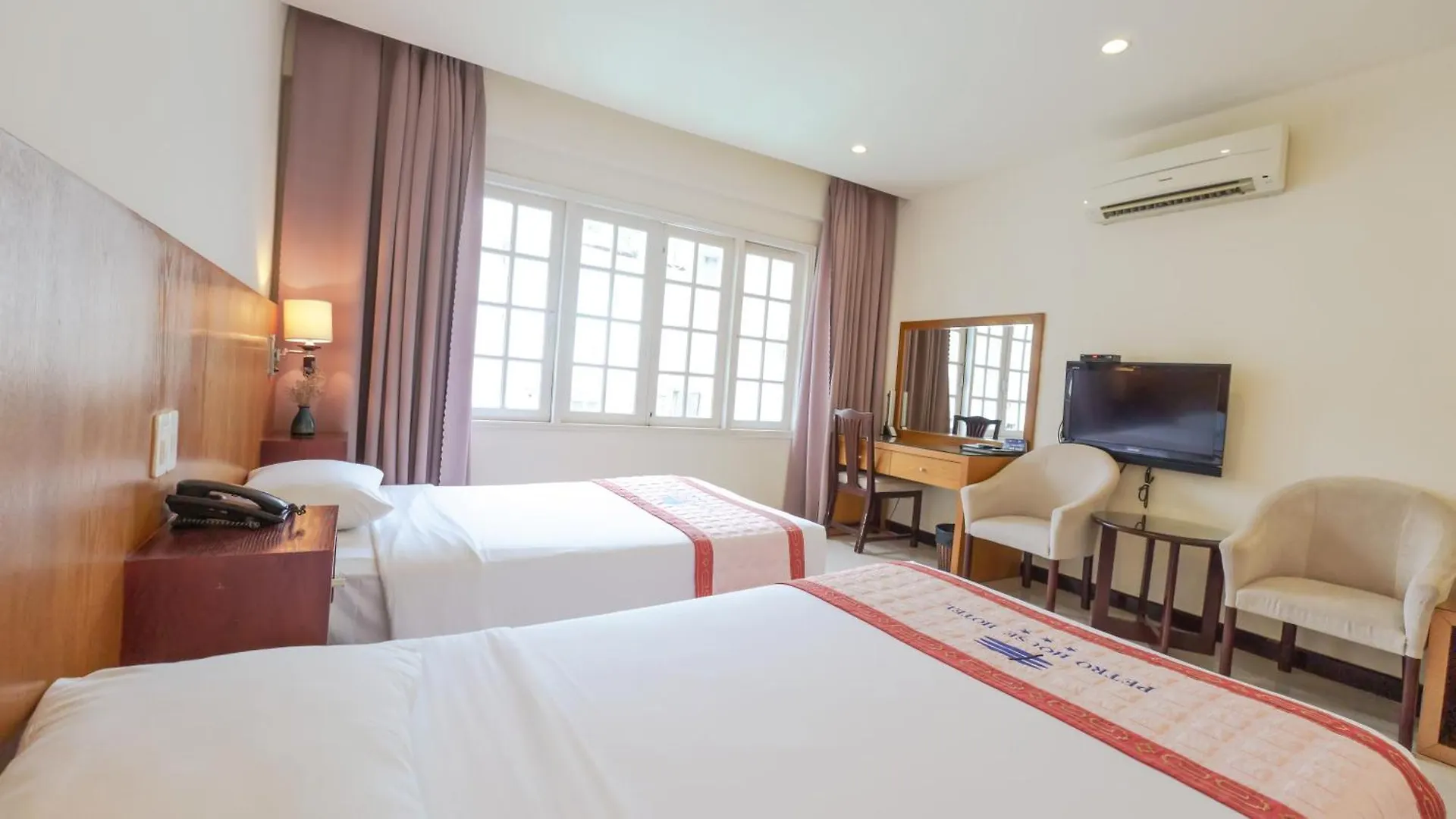 Petro House Vung Tau - Block A Hotel 3*,